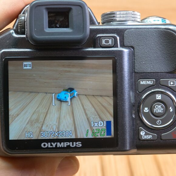 OLYMPUS SP-550UZ 7.1MP Digital Camera, 18x Optical Zoom, Image Stabilization - Picture 7 of 9